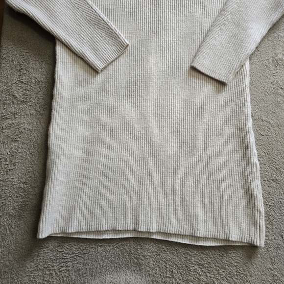H Halston tunic sweater size small - Picture 10 of 13